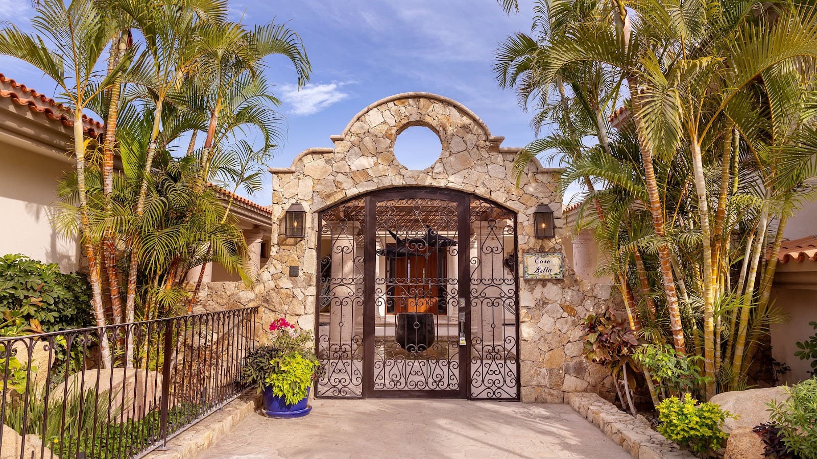 San Jose Del Cabo, Mexico — 4-Bed Home With Pool — photo 1