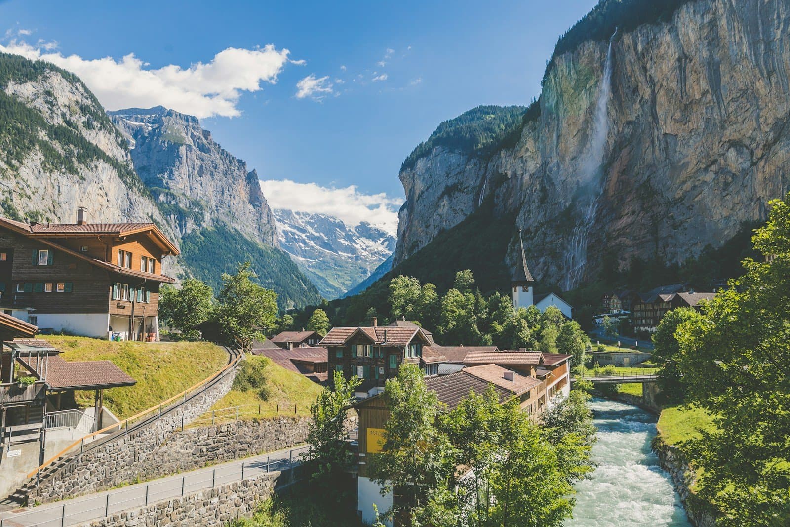 Alpe d'Huez Property Guide 2026: Tour de France, €350M Upgrades and Year-Round Co-Ownership Appeal