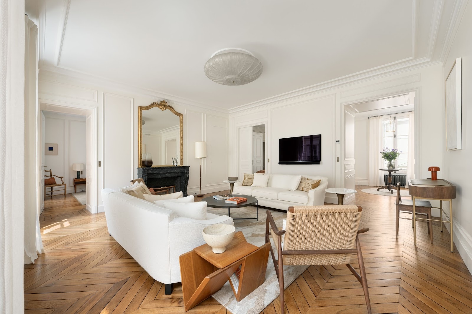 6th Arrondissement, Paris, France — 3-Bed Apartment — photo 2