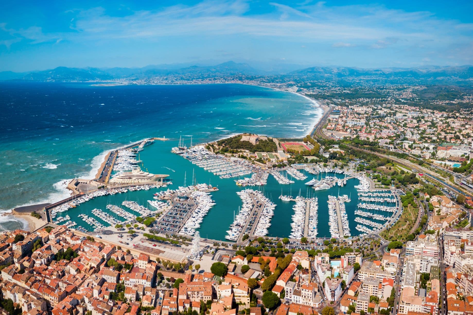 Antibes, Côte d'Azur, France — Appartement 2 chambres avec terrasse d'angle et piscine 3