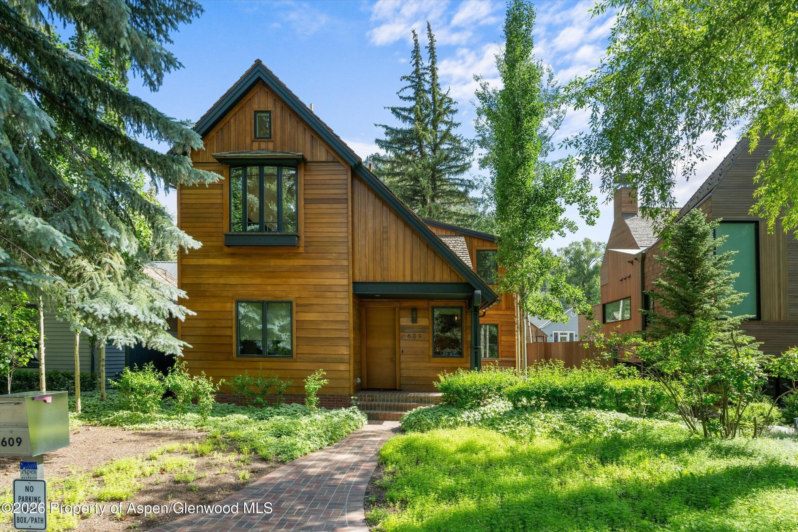 Aspen, Colorado, USA — 5-Zimmer-Haus mit Bergblick — photo 1