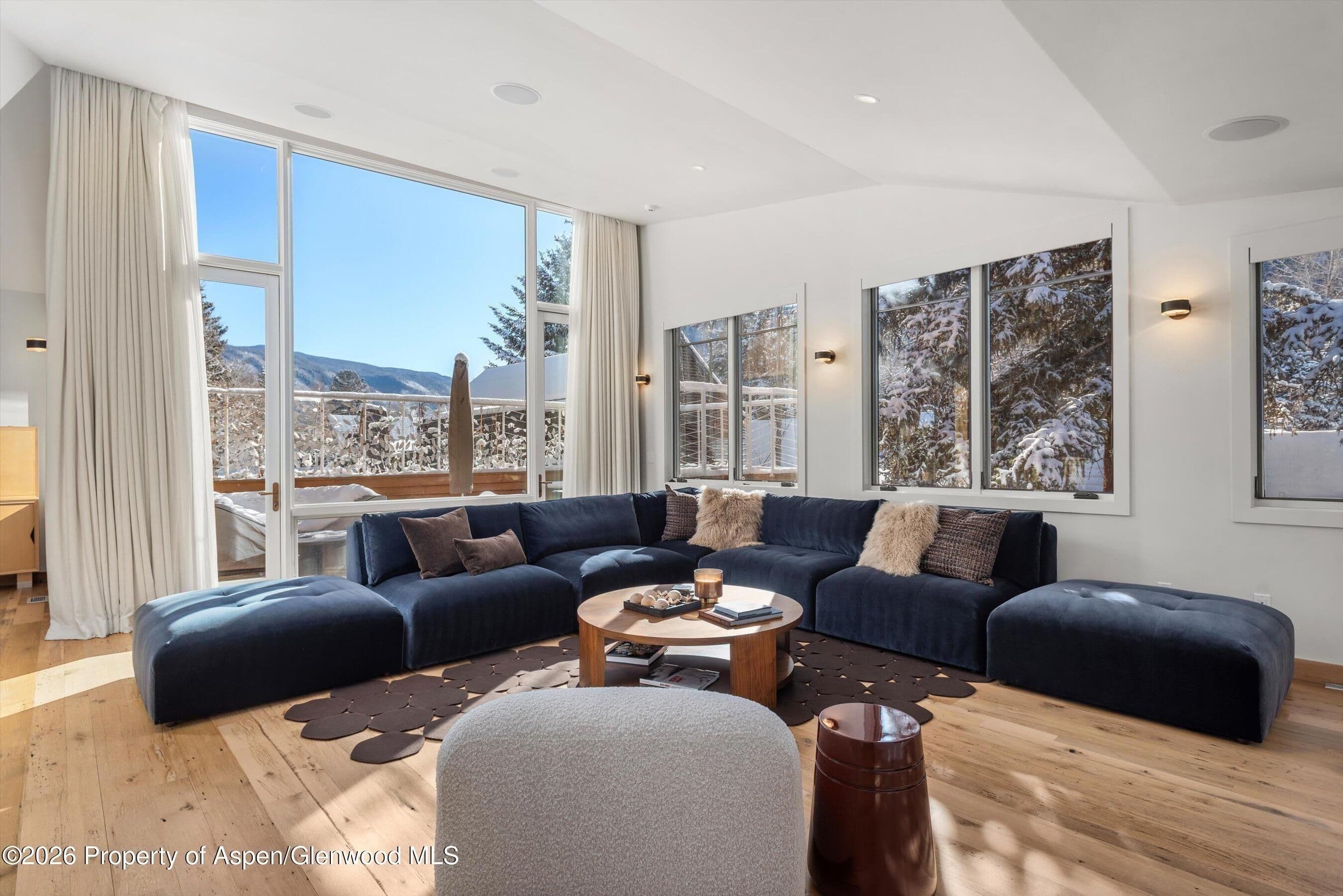 Aspen, Colorado, USA — 5-Zimmer-Haus mit Bergblick — photo 2