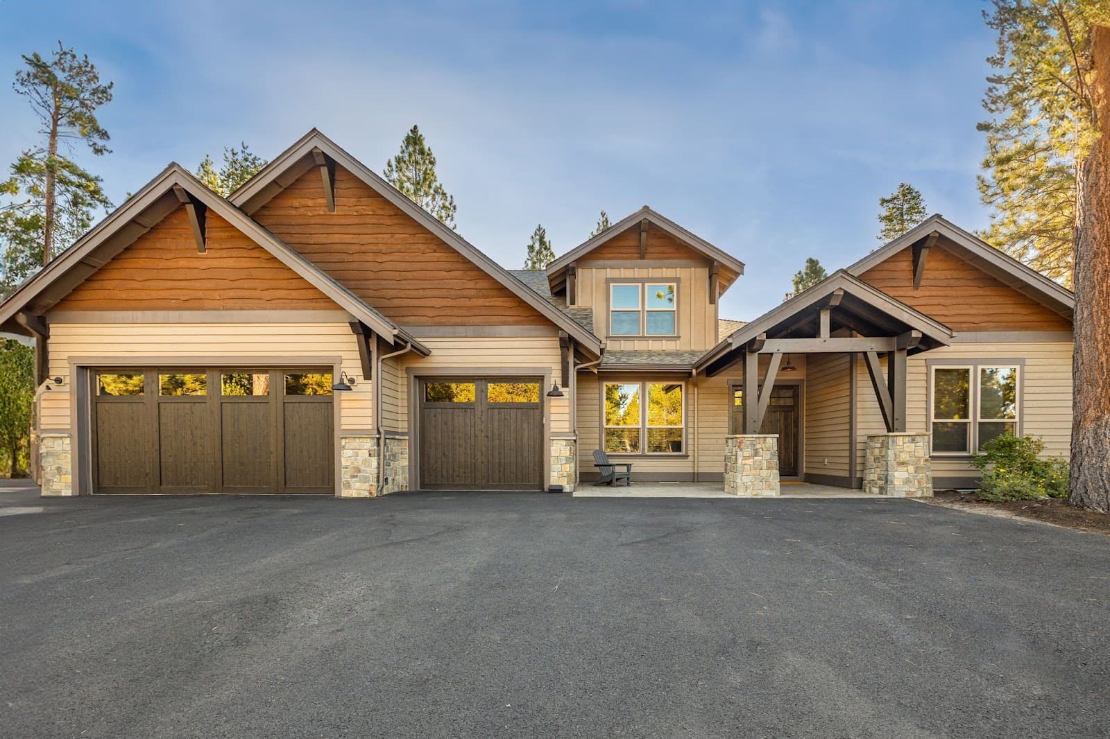 Bend, Oregon, USA — Haus Mit 7 Schlafzimmern Und Pool