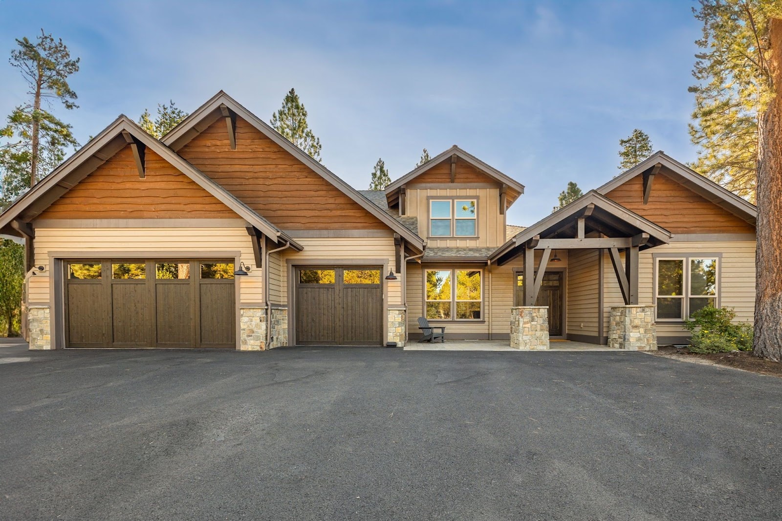 Bend, Oregon, USA — Haus mit 7 Schlafzimmern und Pool