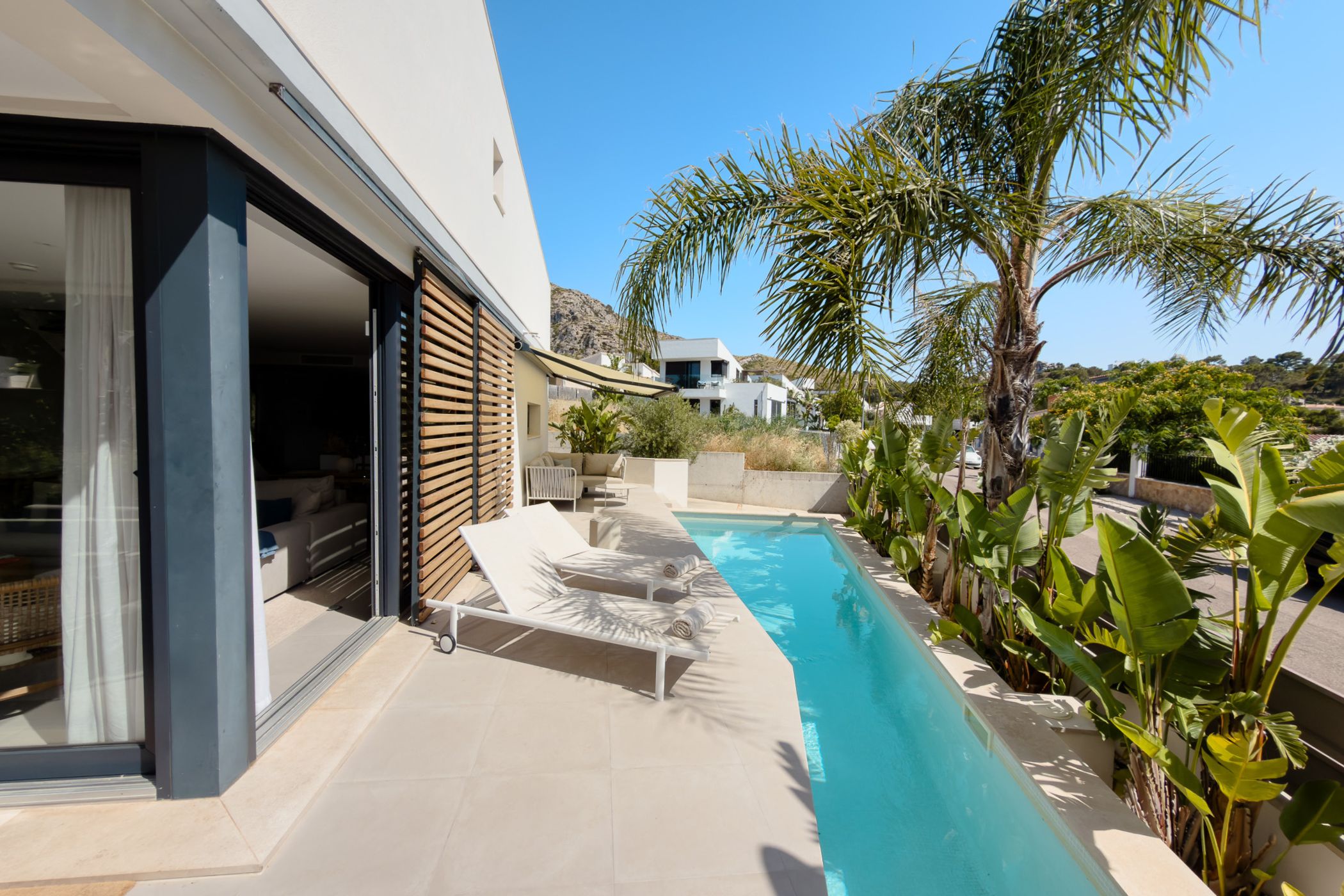 Bonaire, Mallorca, Spain — 3-Bed Villa With Panoramic Sea Views & Pool — photo 3