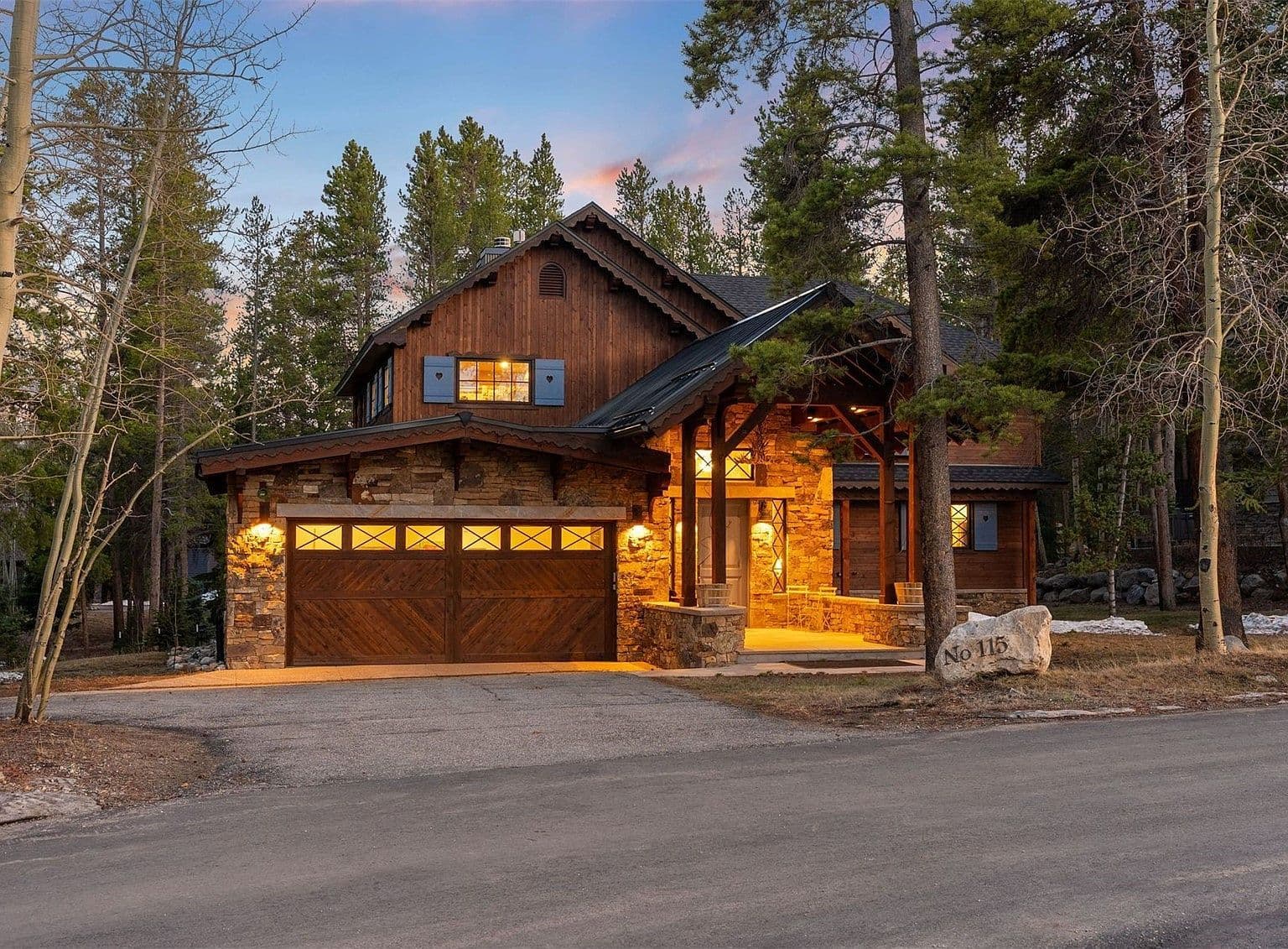 Breckenridge, Colorado, USA — 5-Bed Chalet With Mountain Views