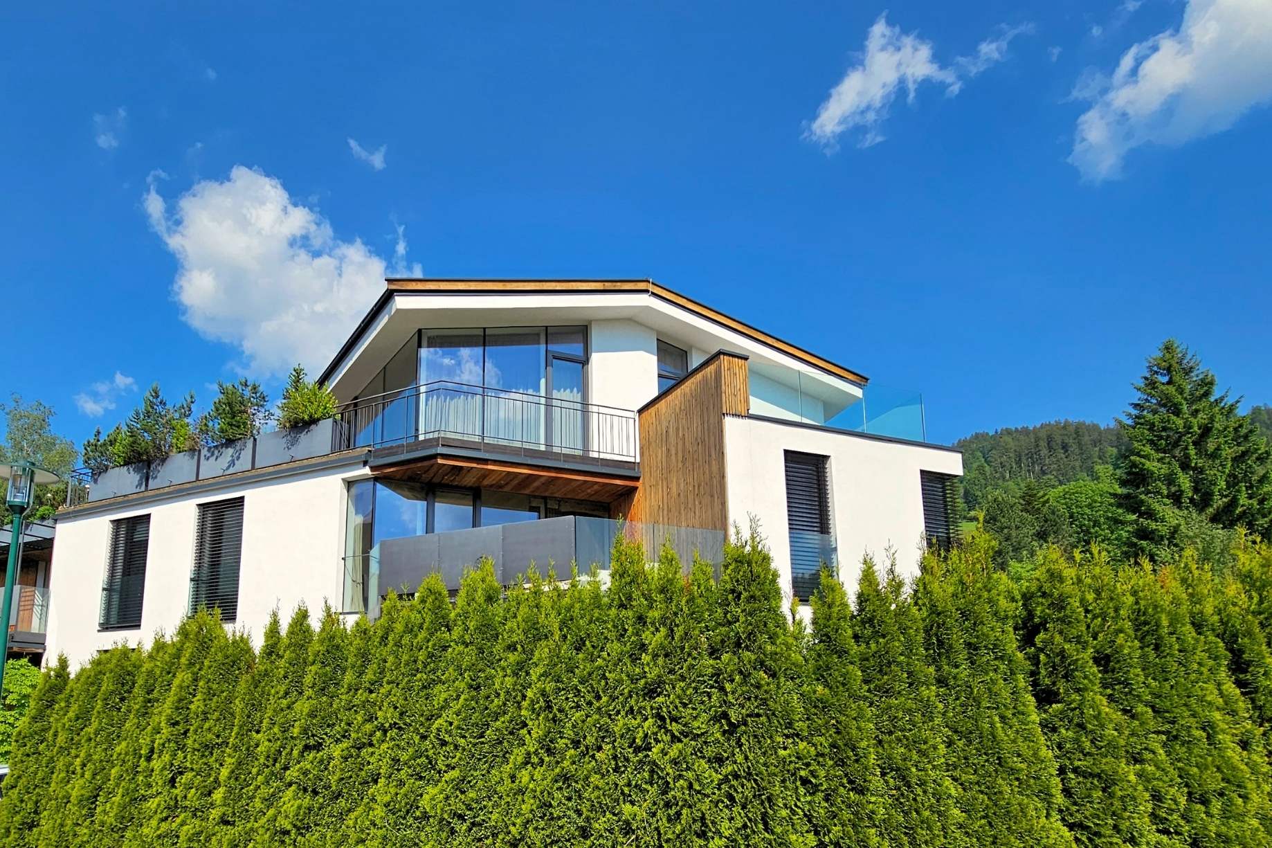 Brixen, Tirol, Österreich — Gartenwohnung mit 2 Schlafzimmern, sonniger Terrasse und Sauna — photo 1