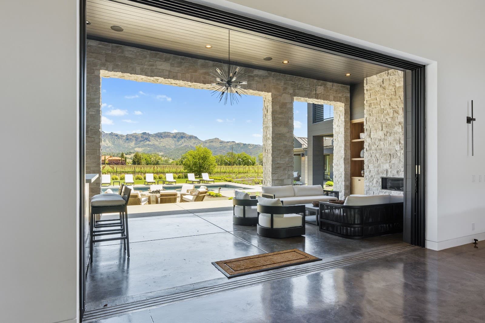 Calistoga, California, USA — 7-Bed Estate With Pool 3