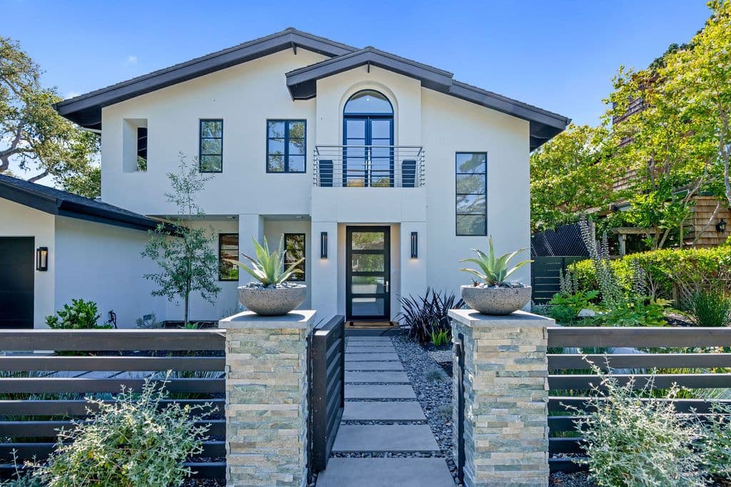 Carmel By The Sea, California, USA — 4-Bed House With Hot Tub