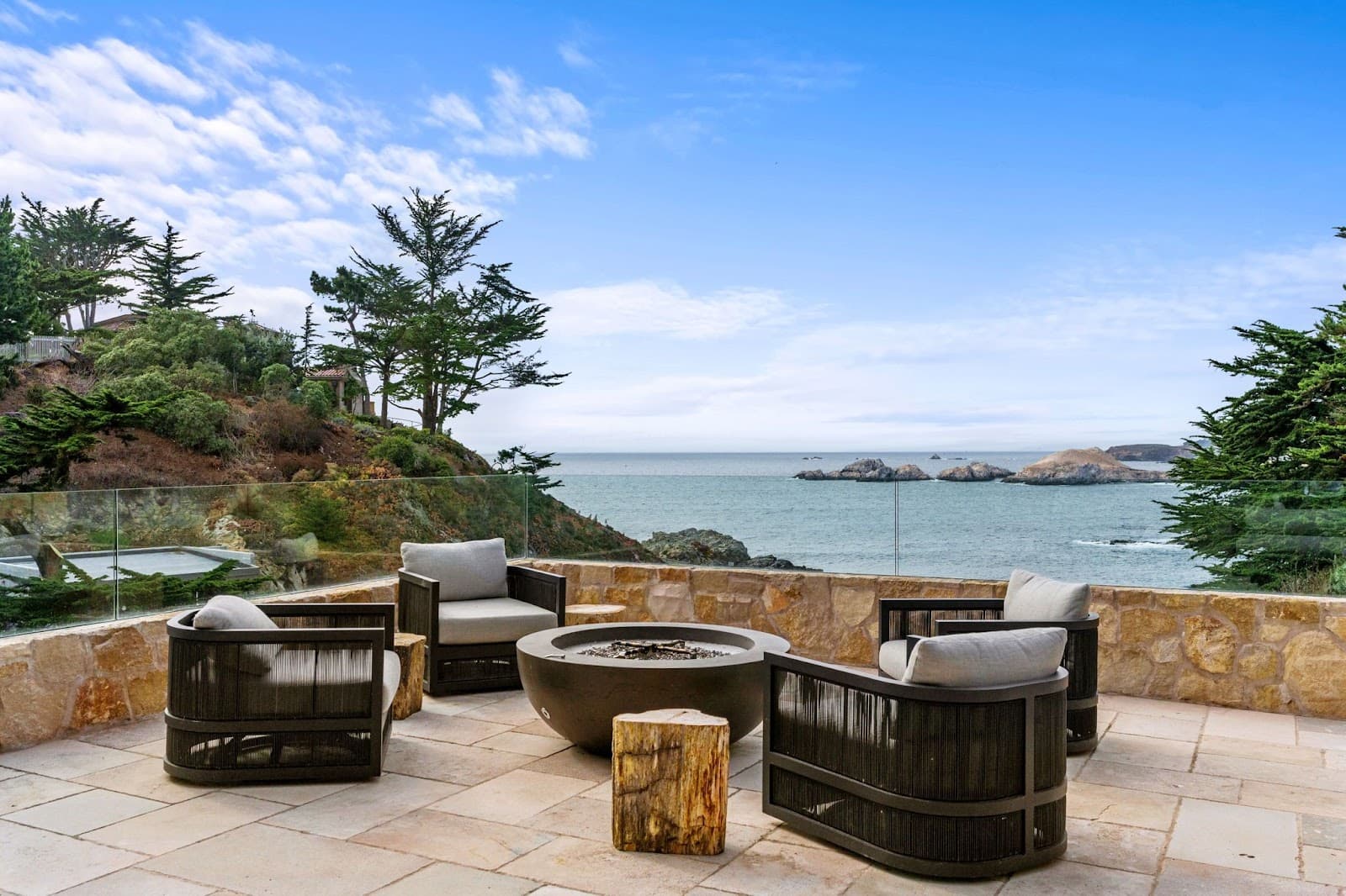 Carmel, California, USA — 5-Bed House With Infinity Pool 2