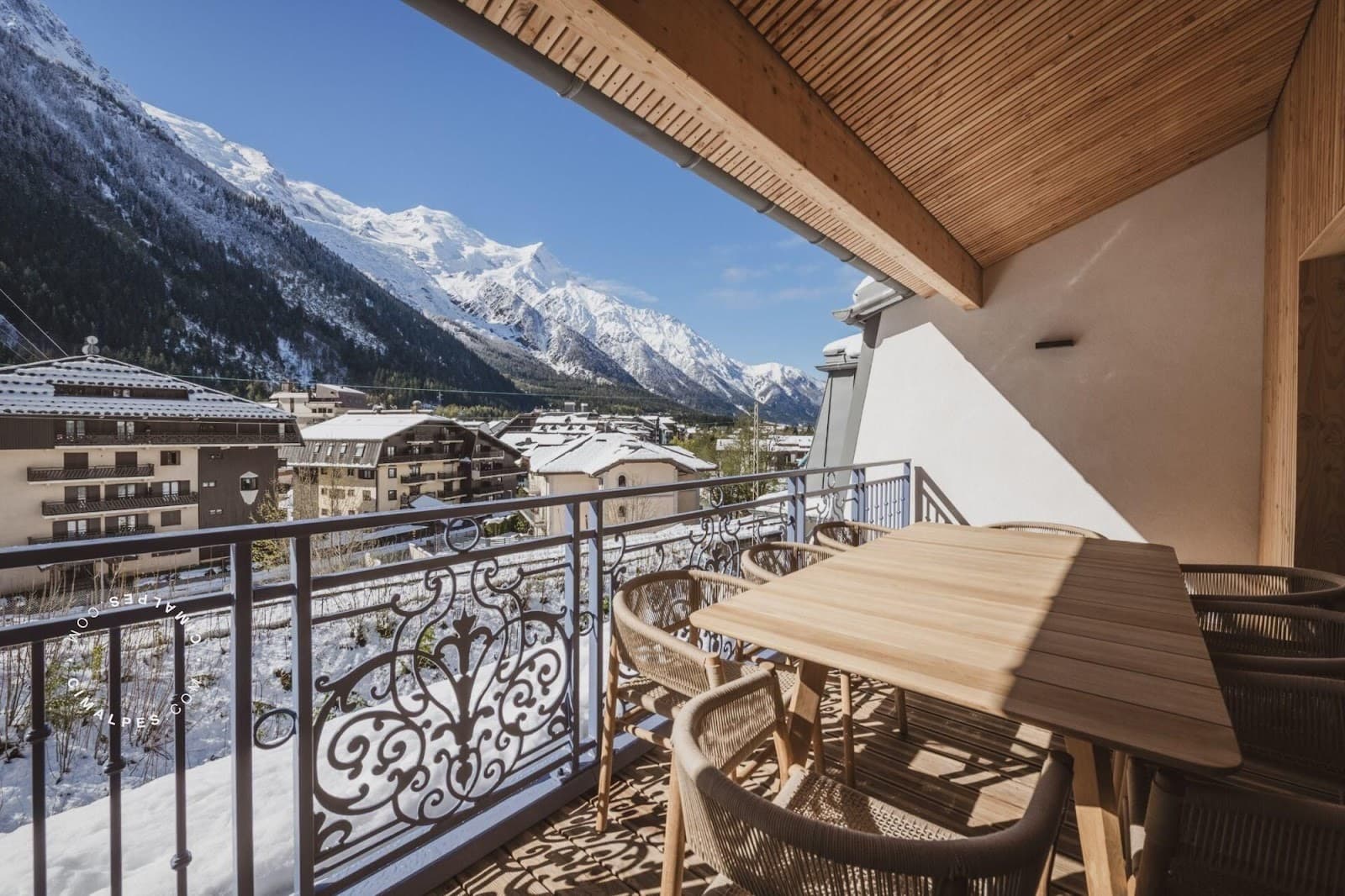 Chamonix-mont-blanc, French Alps, France — 4-Bed House With Mountain Views 2