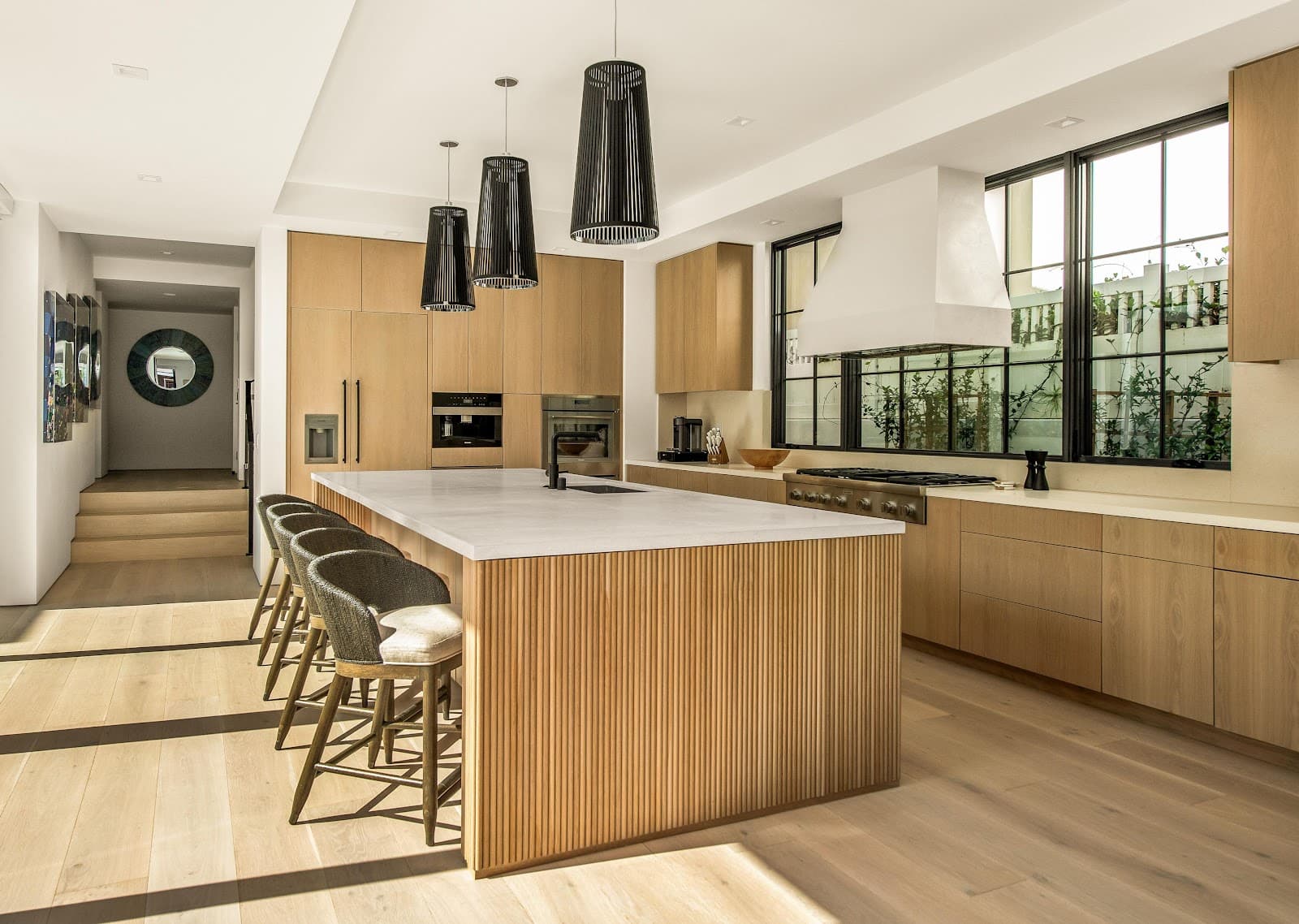 Corona Del Mar, California, USA — 4-Bed Farmhouse With Hot Tub 2