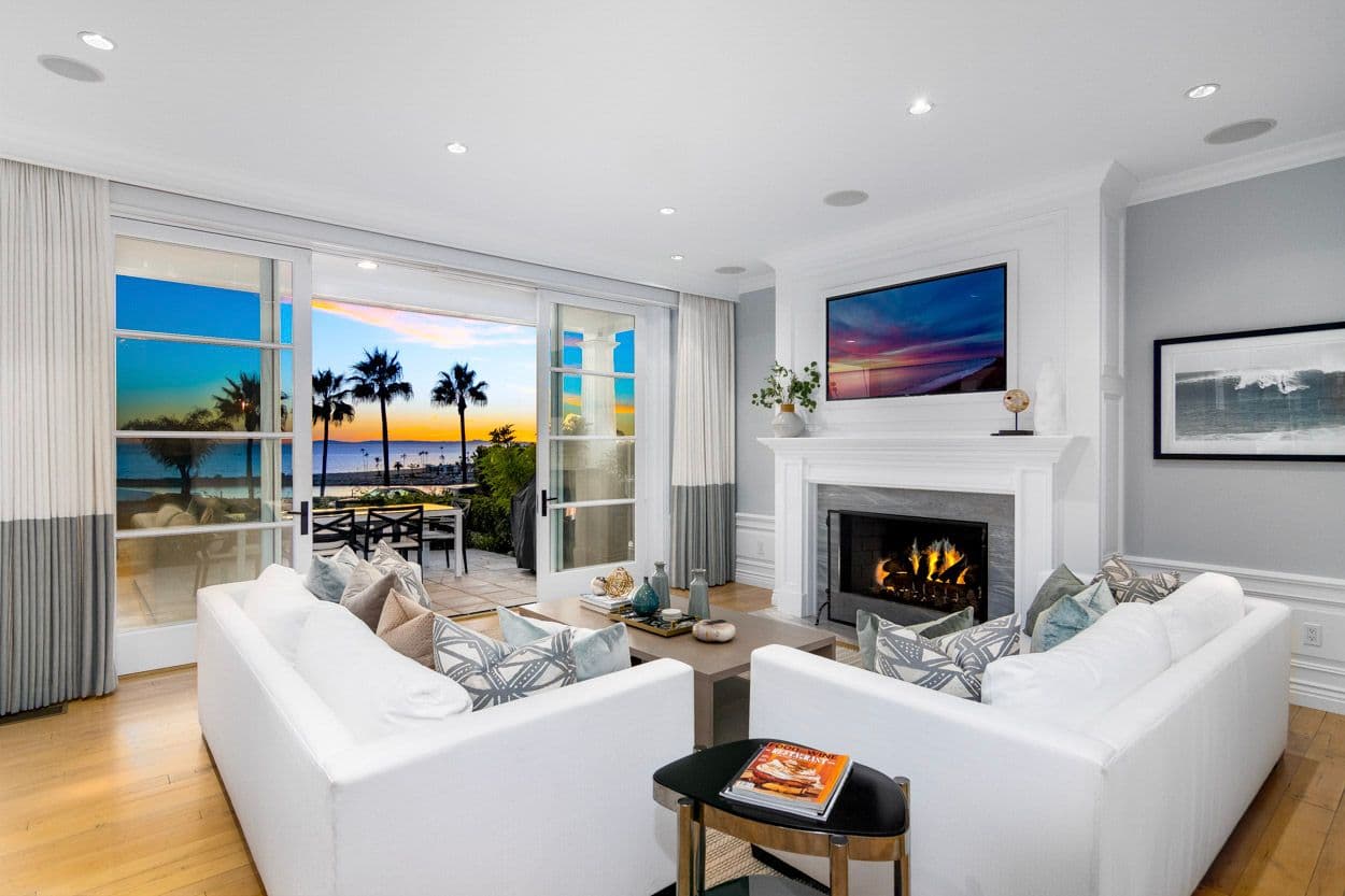 Corona Del Mar, California, USA — 4-Bed House With Beach Access