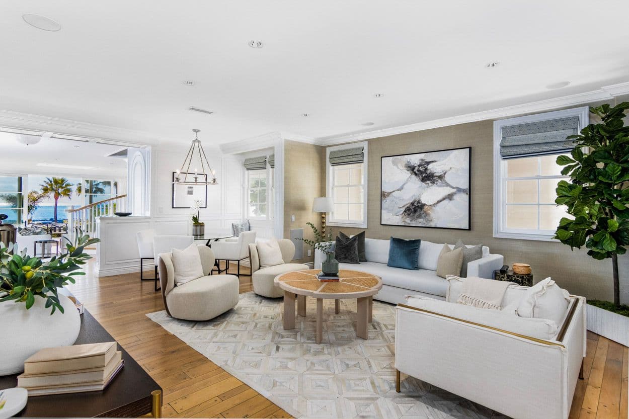 Corona Del Mar, California, USA — 4-Bed House With Beach Access 3