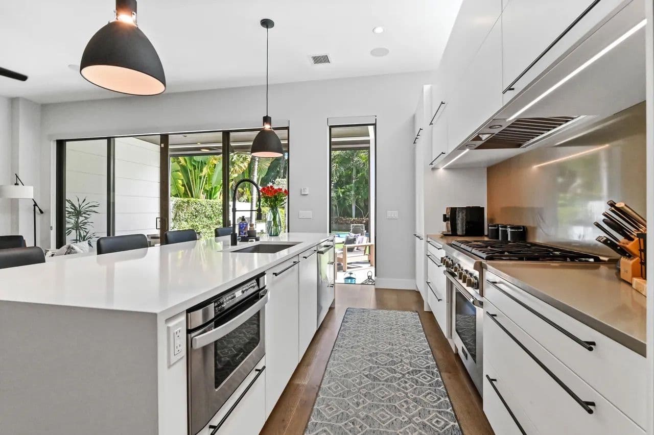 Delray Beach, Florida, USA — 3-Bed House With Pool 2