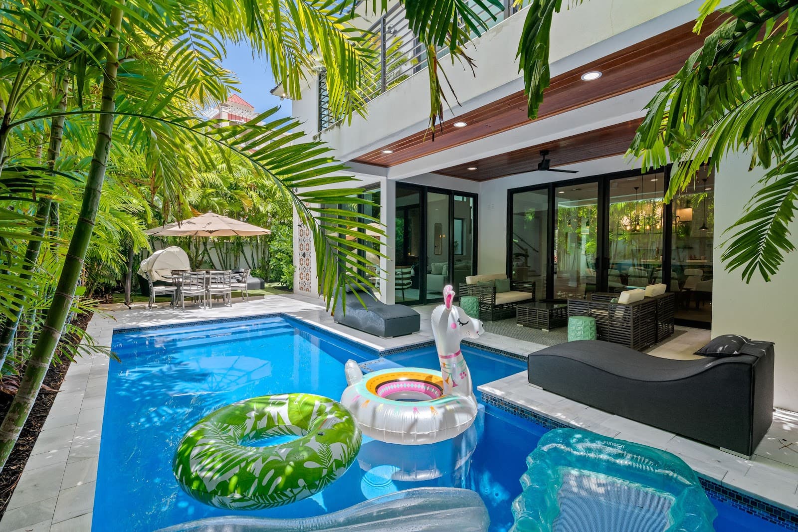 Fort Lauderdale, Florida, USA — 4-Bed House With Beach Access