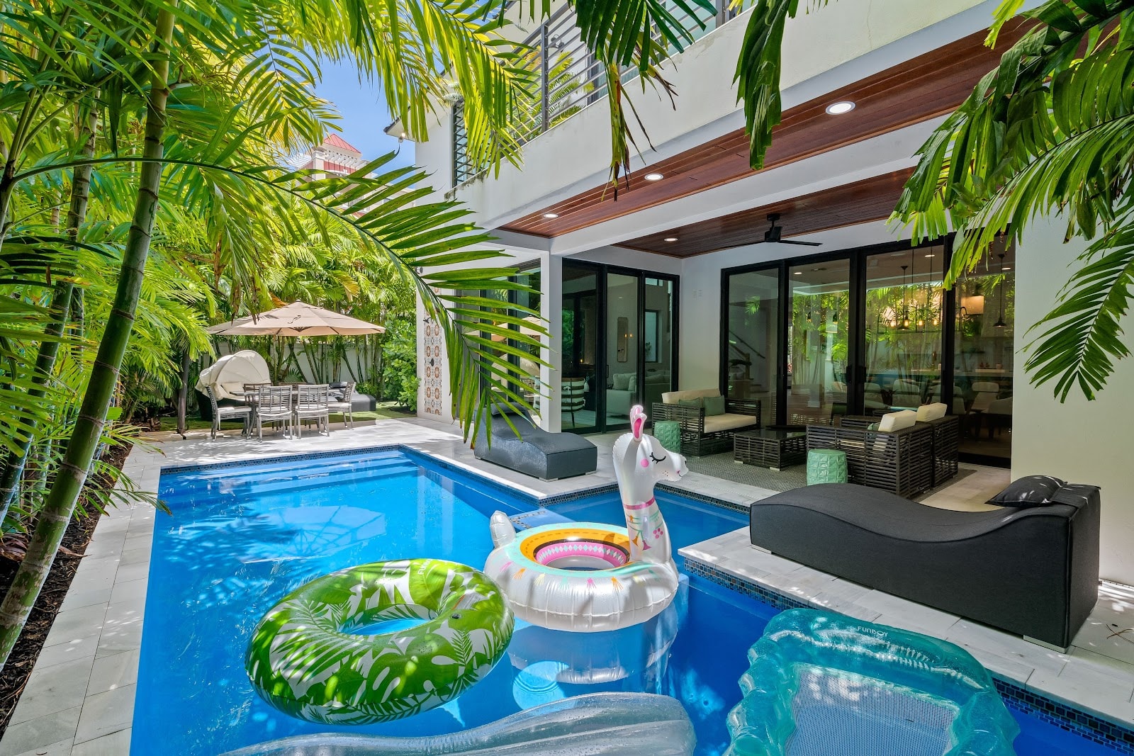 Fort Lauderdale, Florida, USA — 4-Bed House With Beach Access — photo 1