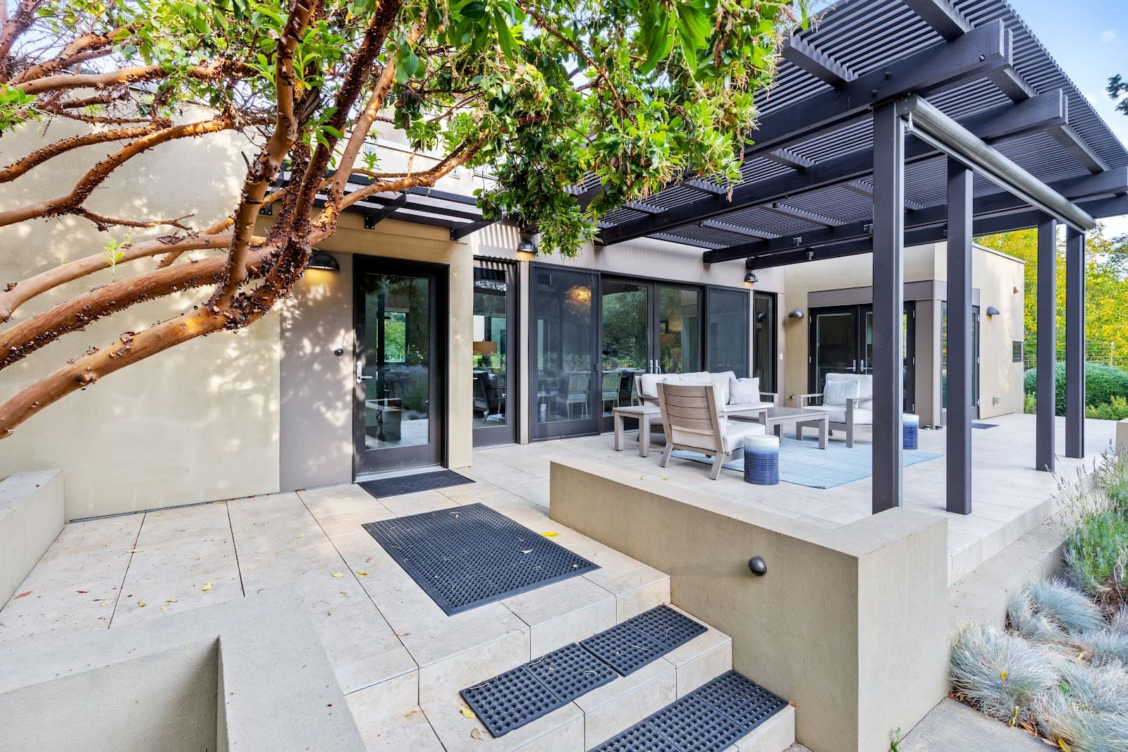 Healdsburg, California, USA — 5-Bed House 2