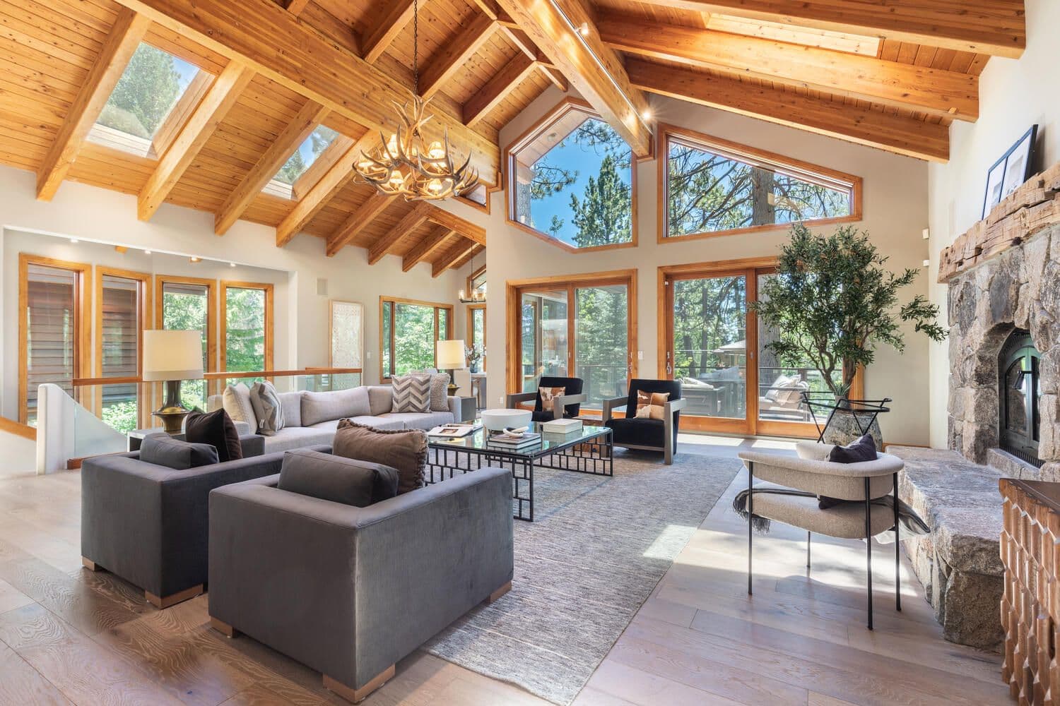 Incline Village, Nevada, USA — 5-Bed Estate With Hot Tub 2