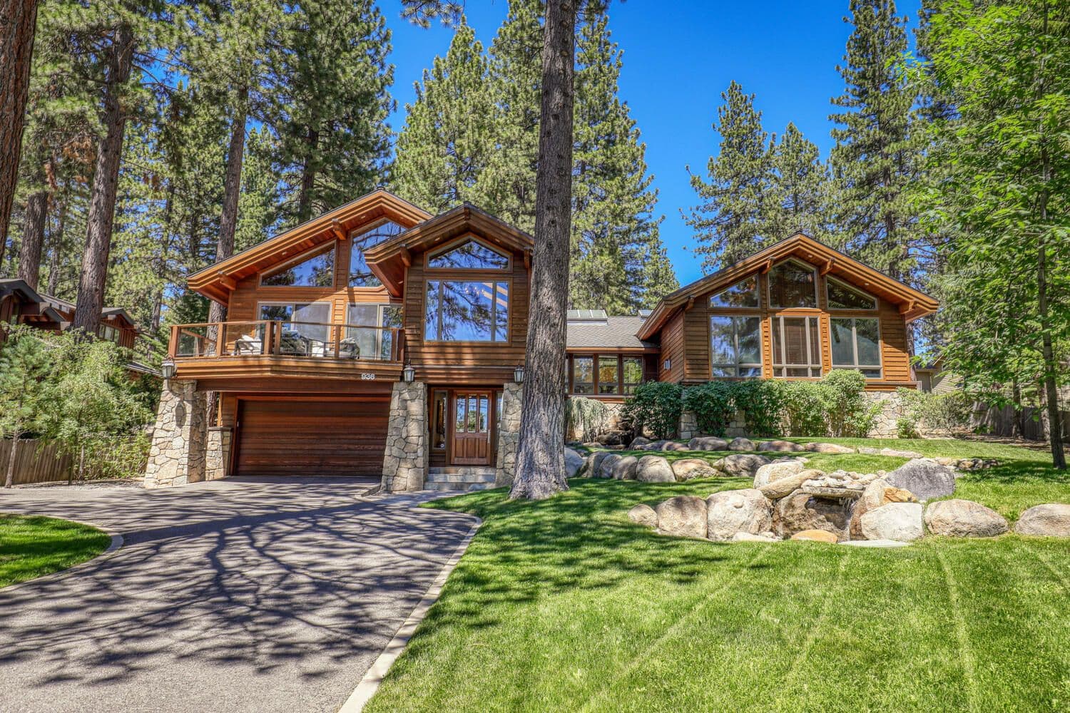 Incline Village, Nevada, États-Unis — Estate De 5 Chambres Avec Jacuzzi