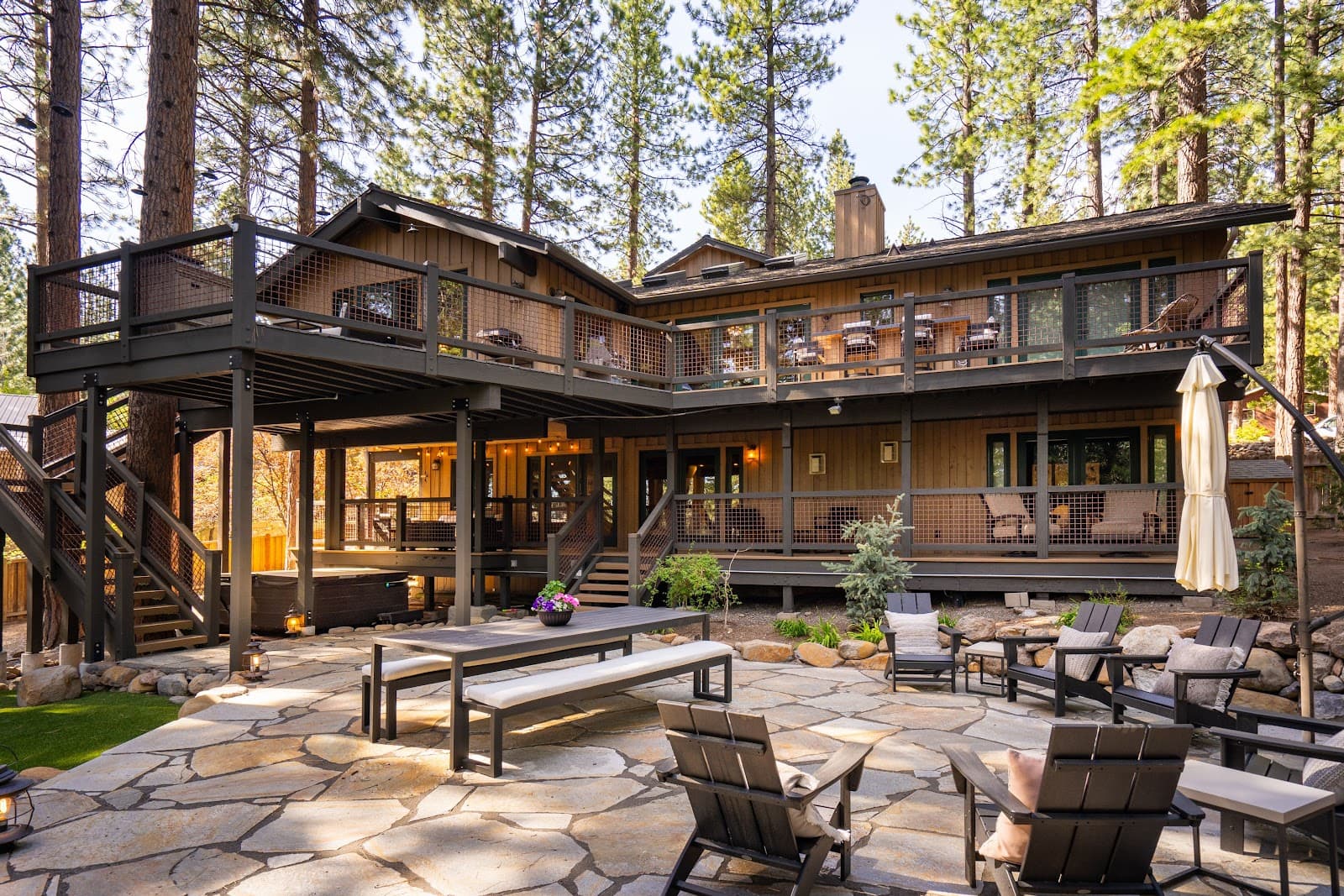 Incline Village, Nevada, USA — 5-Bed House With Hot Tub