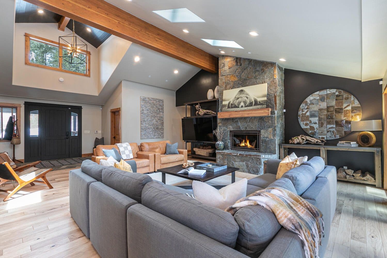 Incline Village, Nevada, USA — 5-Bed House With Hot Tub 3