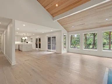 Johns Island, South Carolina, USA — 4-Bed House With Pool Among Live Oaks 2