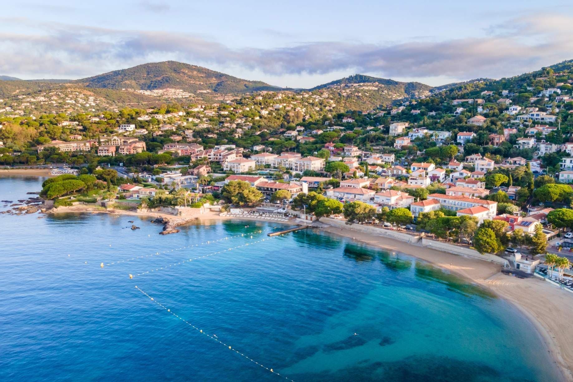 Les Issambres, Côte d'Azur, France — Appartement De 2 Chambres Avec Terrasse Ensoleillée Et Piscine 1