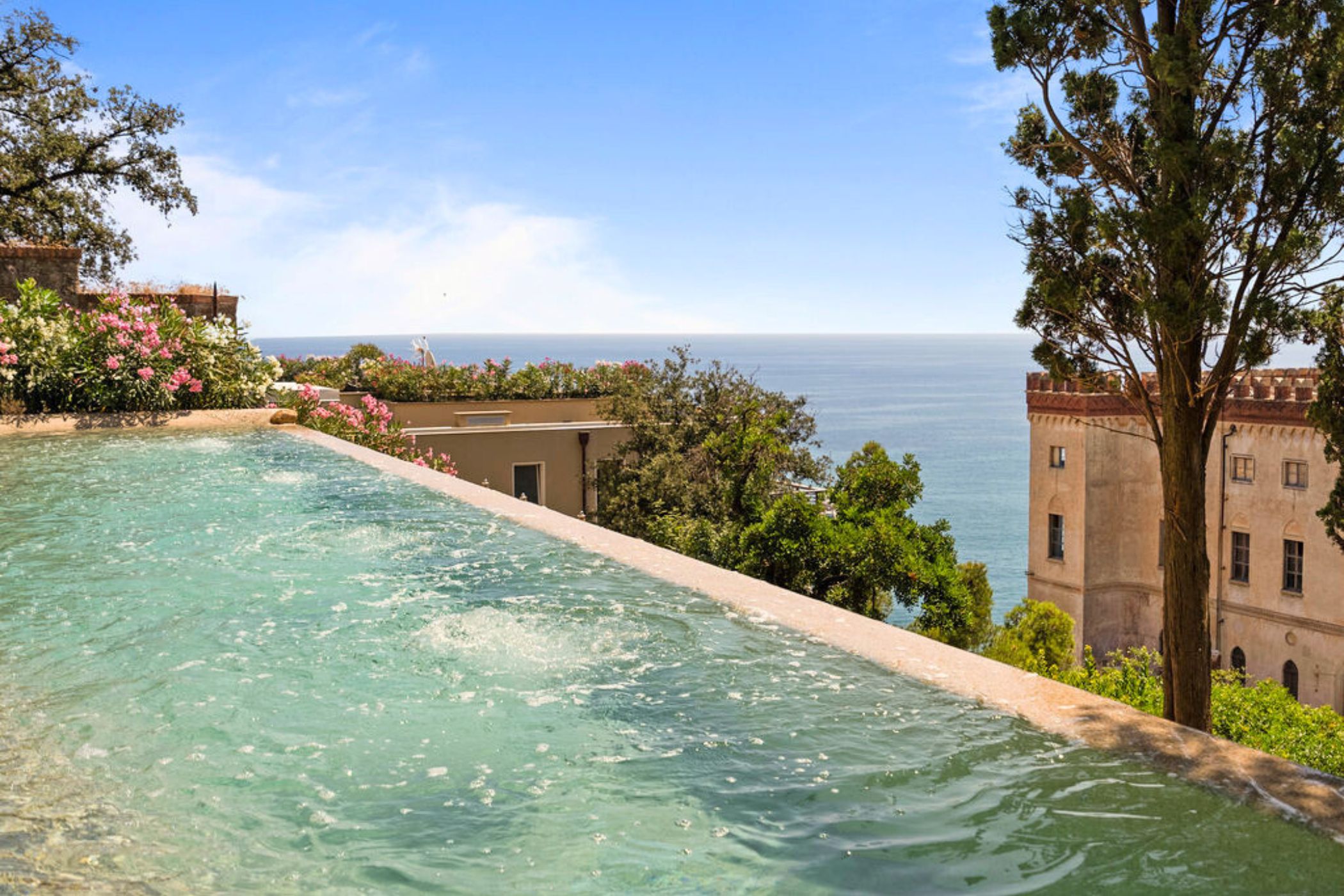 Loano, Liguria, Italy — 2-Bed Penthouse With Sea Views — photo 3