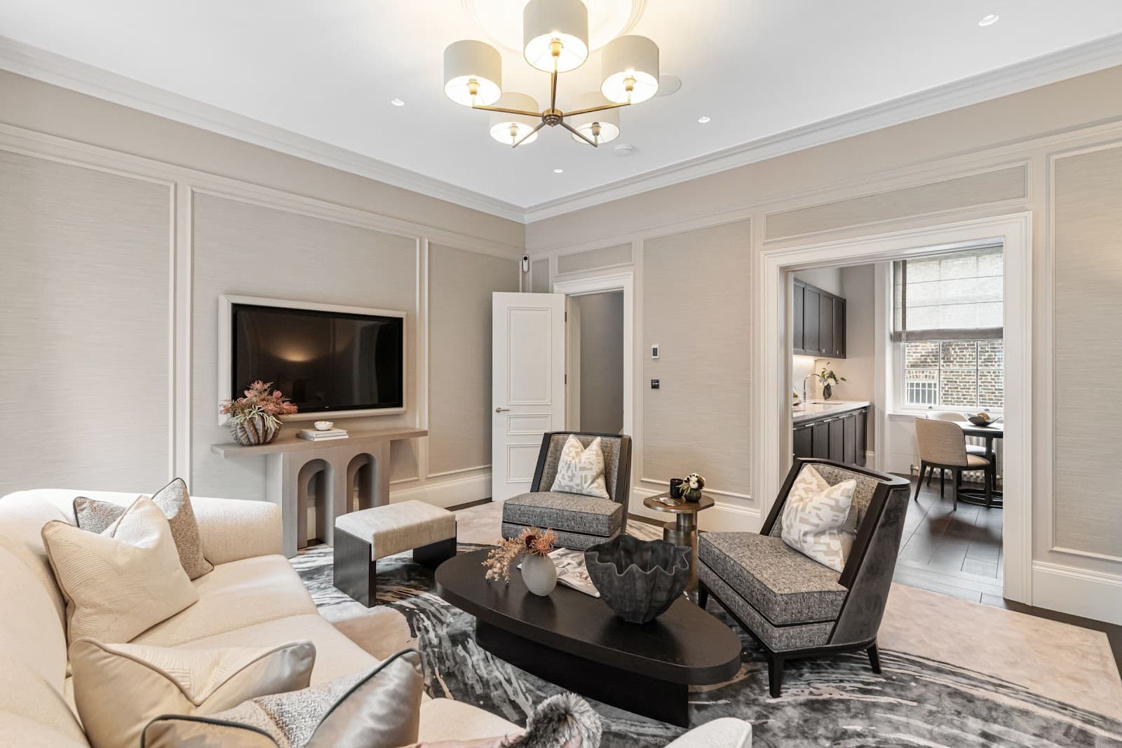 London, England — 3-Bed House 3