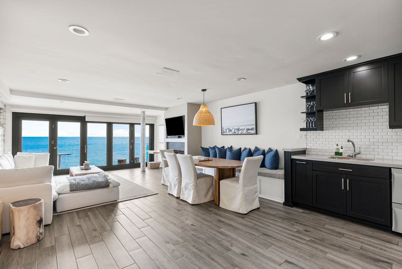 Malibu, Californie, États-Unis — Domaine avec 3 chambres et accès à la plage — photo 3