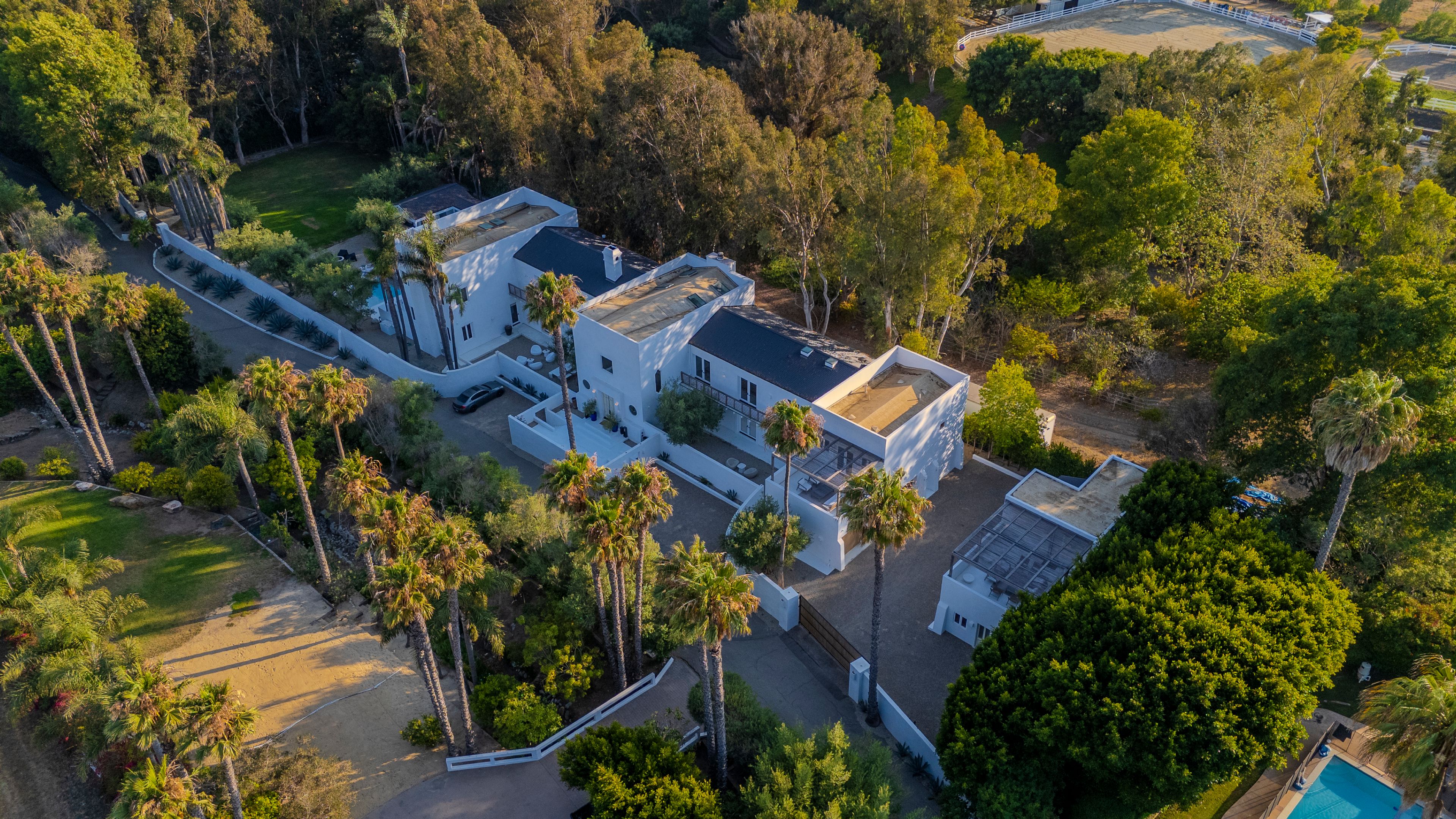 Malibu, Californie, États-Unis — Domaine avec 7 chambres, vue sur l'océan et maison d'amis — photo 1