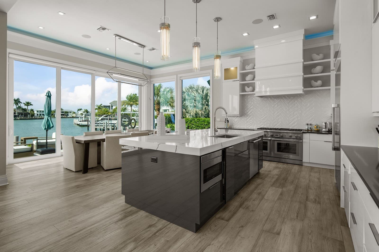 Marco Island, Florida, USA — 4-Bed House With Infinity Pool 2