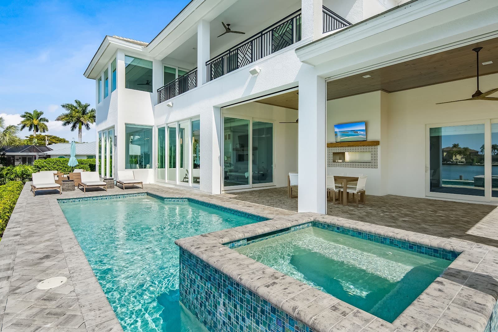 Marco Island, Florida, USA — 4-Bed House With Infinity Pool 3
