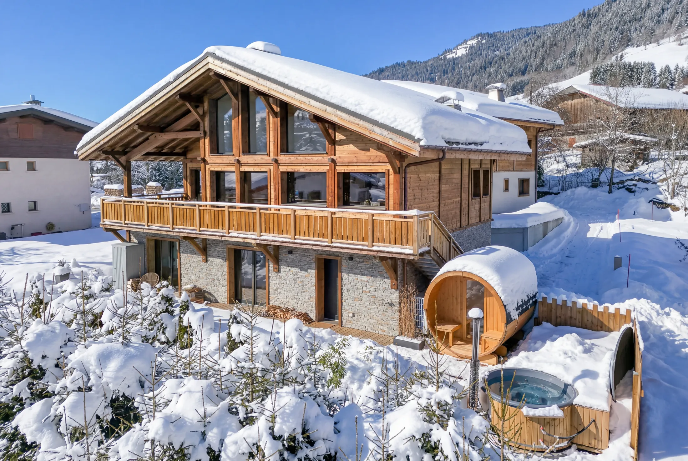 Megève, Mont Blanc, France — 5-Bed Chalet With Sauna, Hot Tub & Mont Blanc Views — photo 1