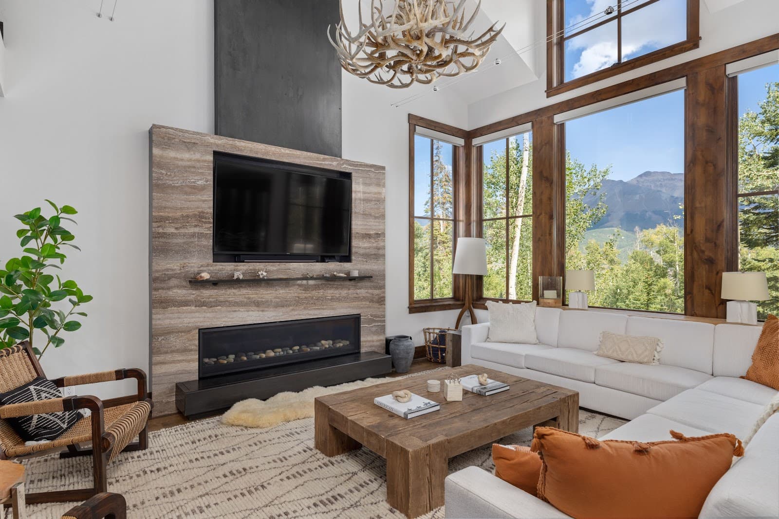 Mountain Village, Colorado, USA — 4-Bed House Ski-in/Ski-out 3