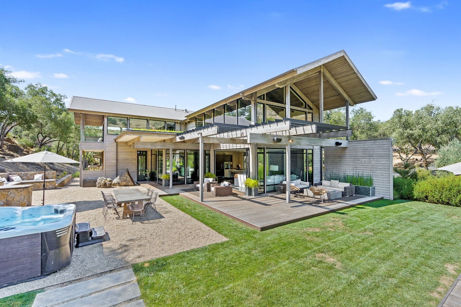 Napa, Californie, États-Unis — Domaine avec 4 chambres et cuisine extérieure — photo 2