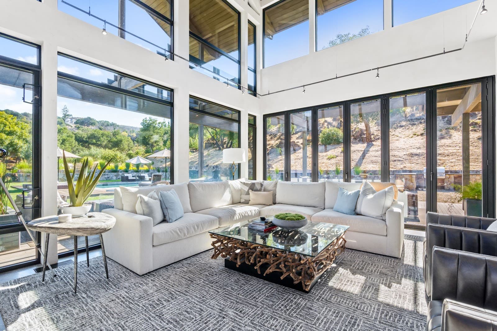 Napa, California, USA — 4-Bed Estate With Outdoor Kitchen 3