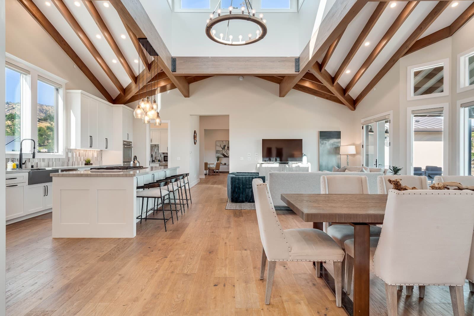 Napa, California, USA — 4-Bed Farmhouse With Pool 2