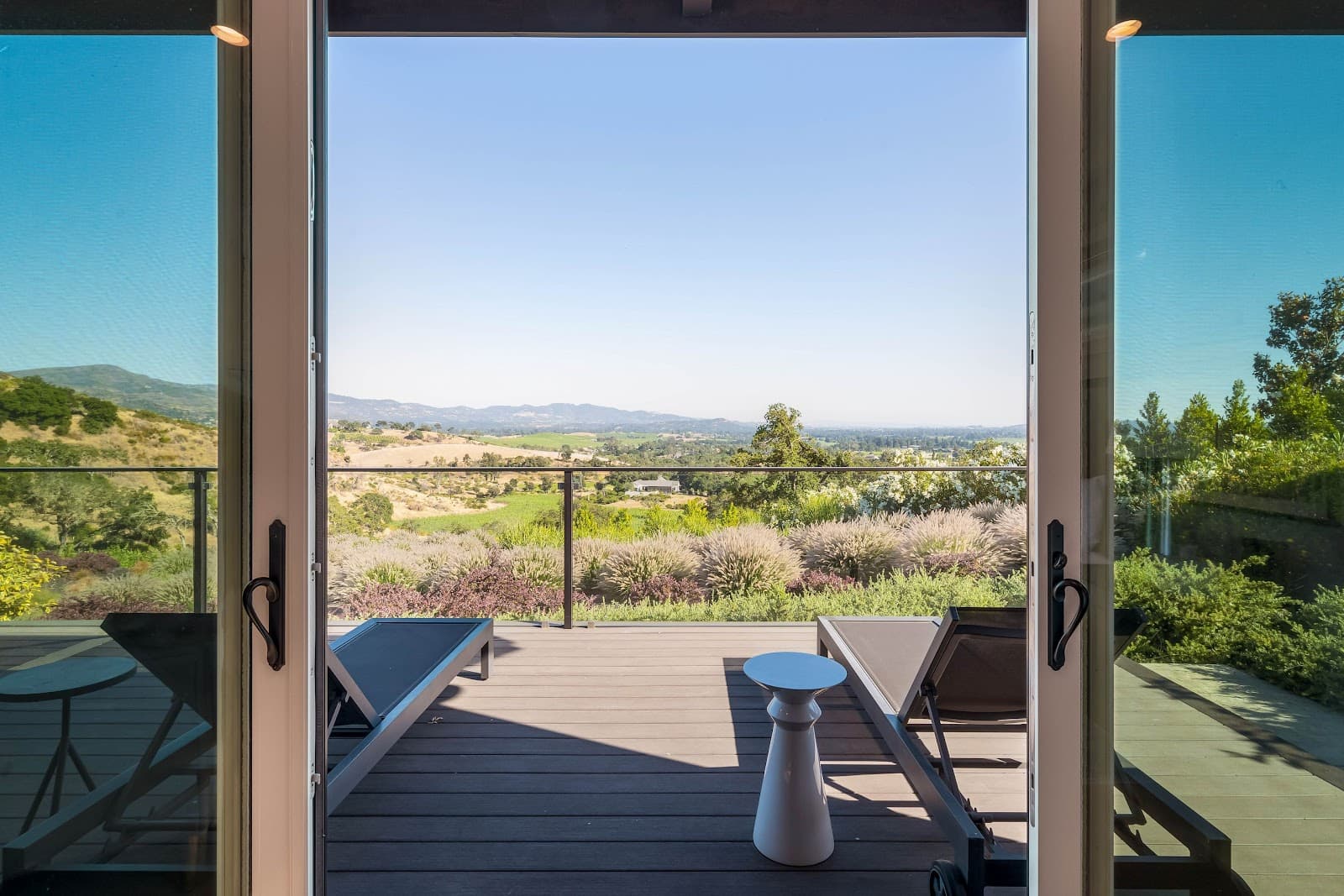 Napa, California, USA — 4-Bed Farmhouse With Pool 3