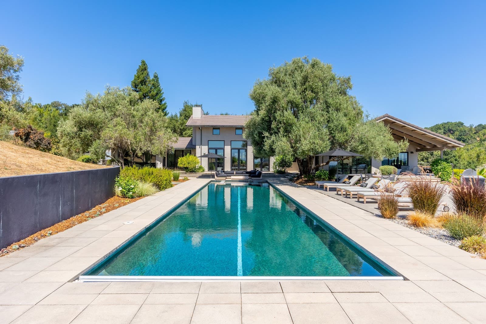 Napa, California, USA — 6-Bed House With Pool