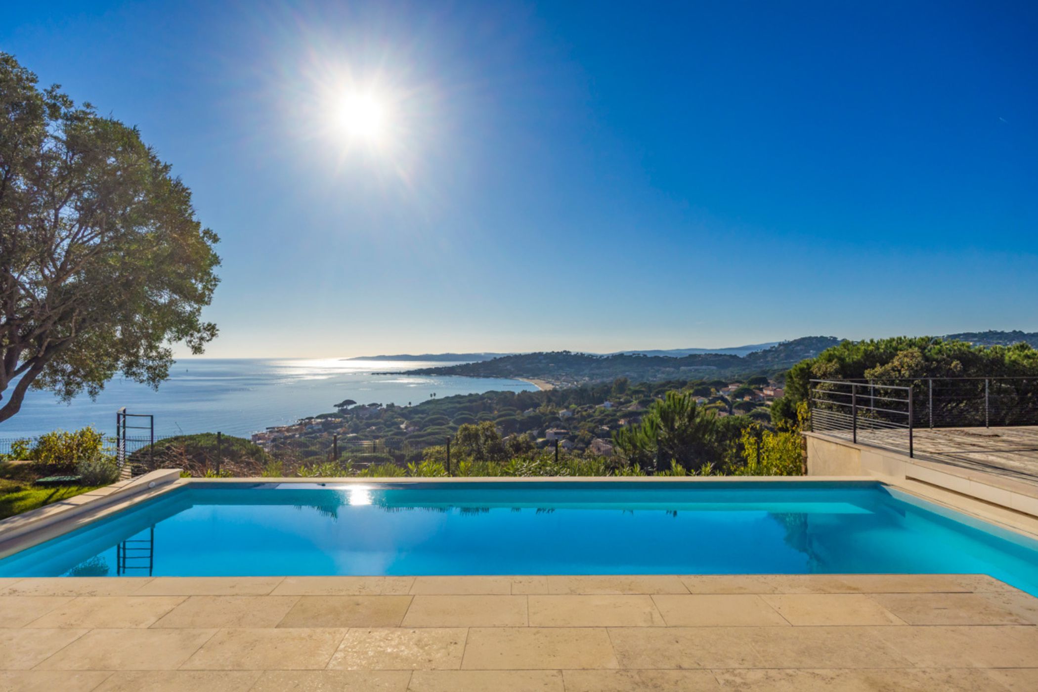 Nartelle, Côte d'Azur, Frankreich — Villa mit 4 Schlafzimmern und Infinity-Pool — photo 2