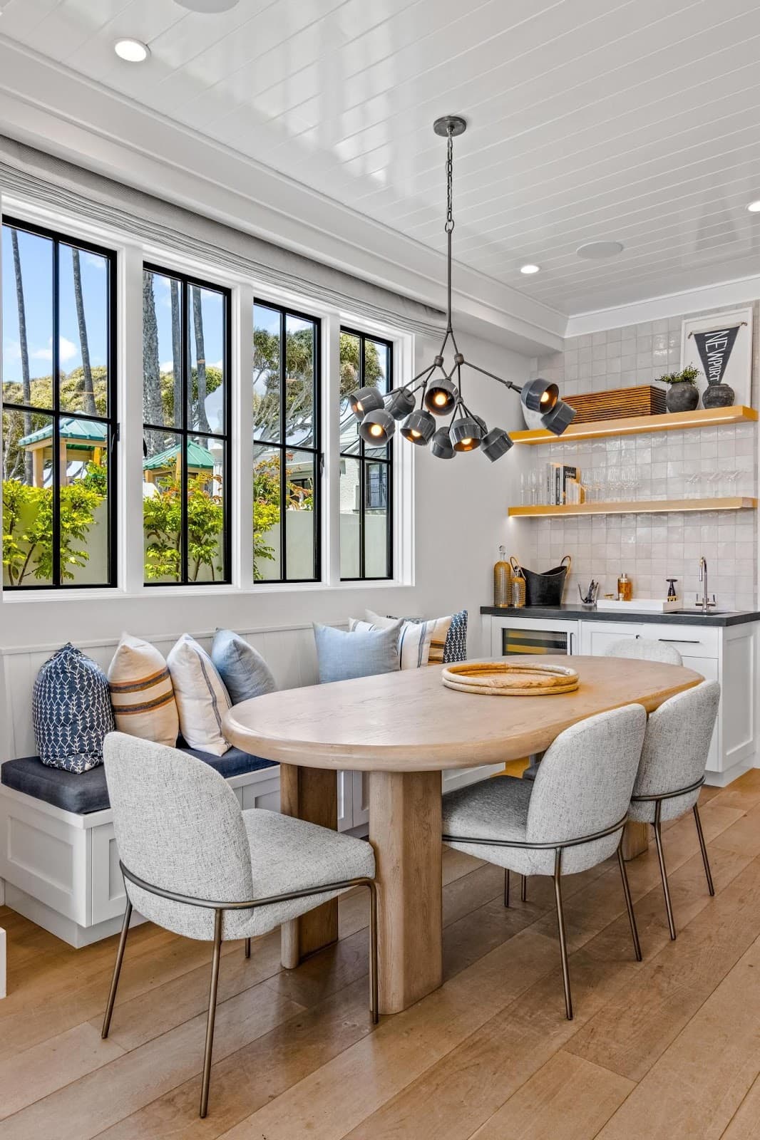 Newport Beach, California, USA — 3-Bed Farmhouse With Hot Tub 3