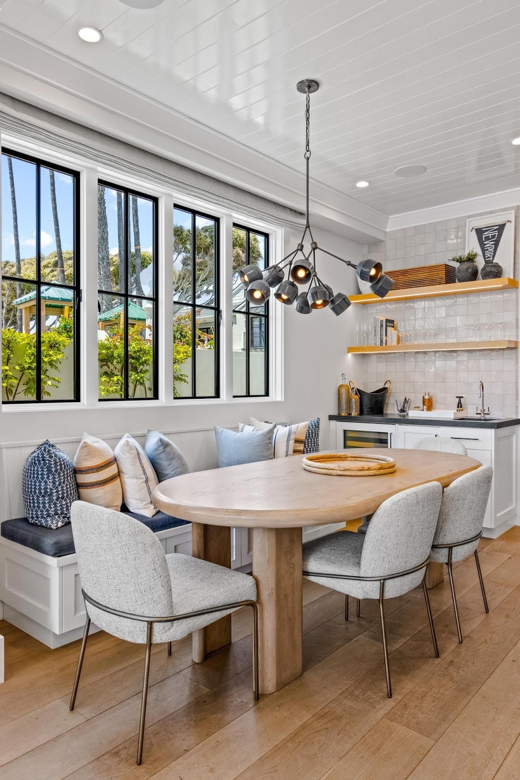 Newport Beach, California, USA — 3-Bed Farmhouse With Hot Tub — photo 3