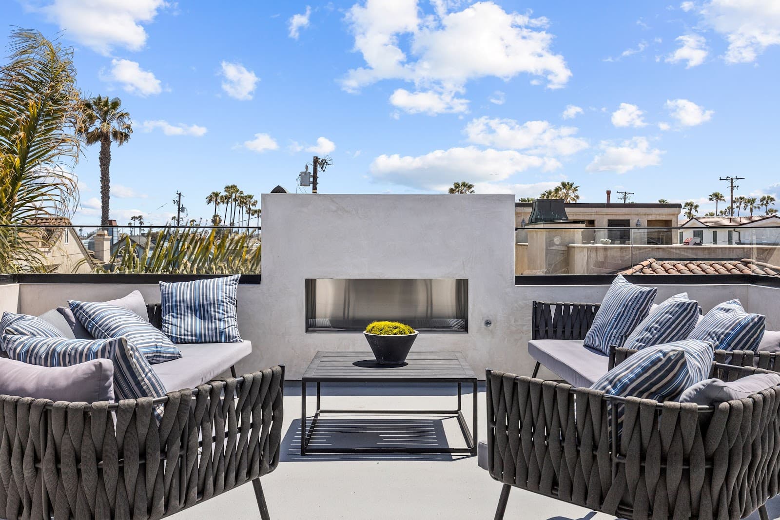 Newport Beach, California, USA — 3-Bed House With Beach Access