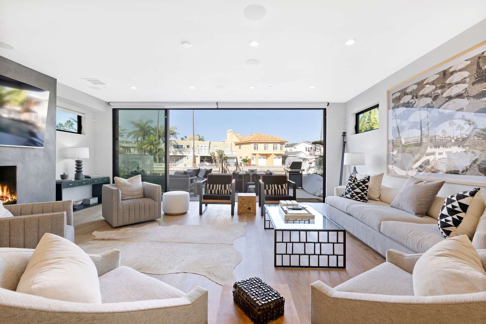Newport Beach, Californie, États-Unis — Maison avec 4 chambres et accès à la plage — photo 3