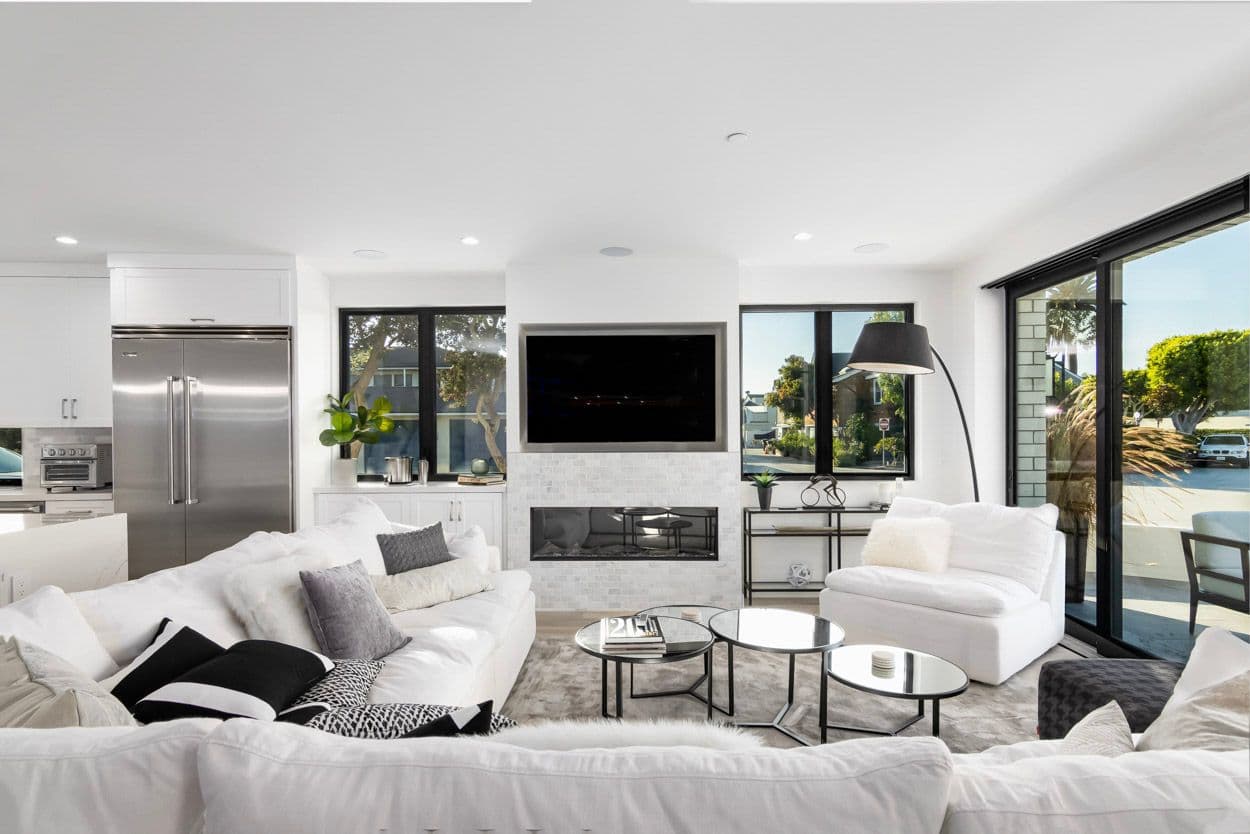 Newport Beach, California, USA — 4-Bed House With Beach Access 3