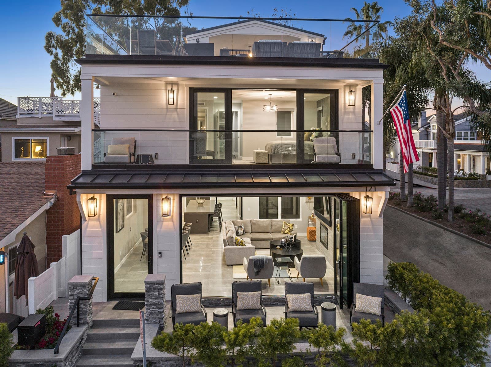 Newport Beach, California, USA — 4-Bed House With Hot Tub