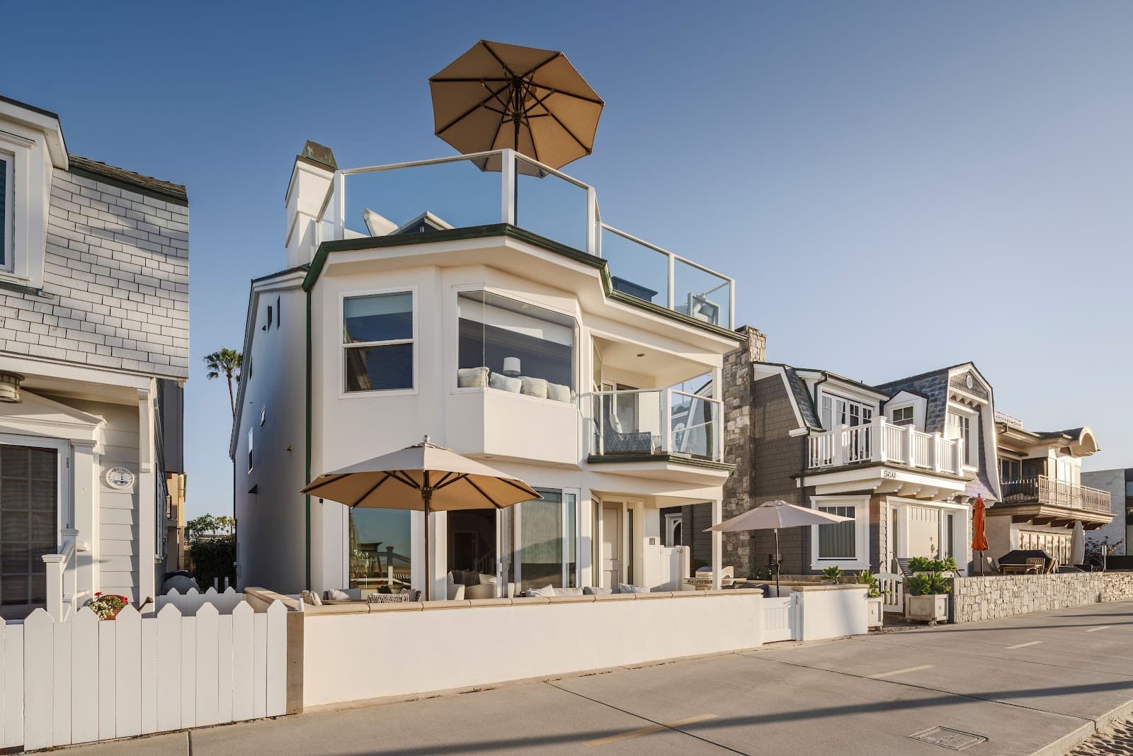 Newport Beach, California, USA — 5-Bed House With Beach Access 2