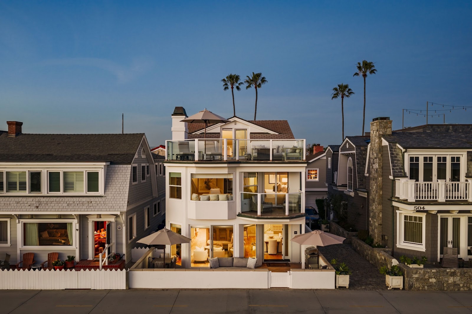 Newport Beach, Californie, États-Unis — Maison avec 5 chambres et accès à la plage — photo 1
